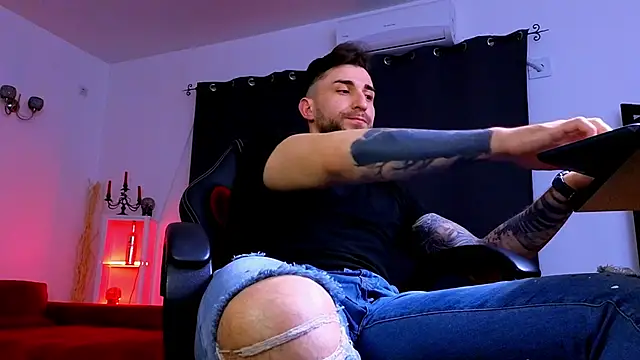 Snapshot of MightyAaron66 chatting on February 20, 2026, 6:43 pm MightyAaron66 online show from February 20, 2026, 6:43 pm