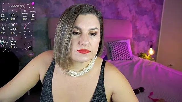 KiraRoxx online show from February 24, 2026, 8:10 pm