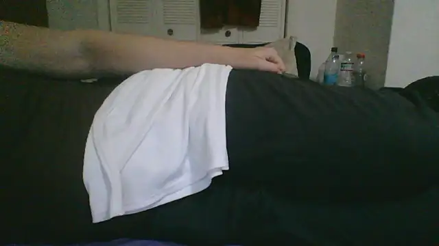 Emilylyn2501 online show from January 12, 2026, 2:29 am
