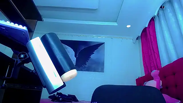 Snapshot of NahomiCamper chatting on December 1, 2025, 1:34 pm NahomiCamper online show from December 1, 2025, 1:34 pm