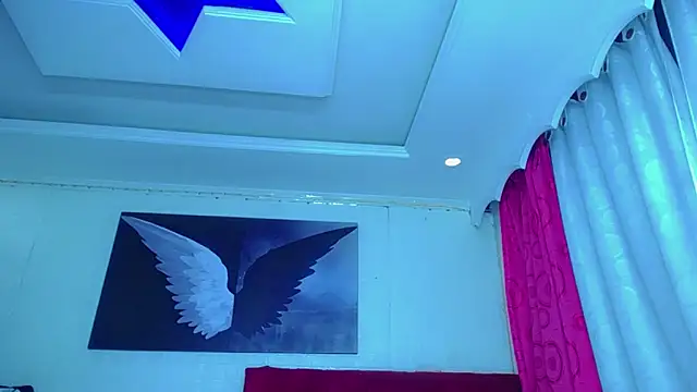 Snapshot of NahomiCamper chatting on November 9, 2025, 10:36 pm NahomiCamper online show from November 9, 2025, 10:36 pm