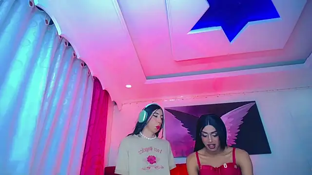 Snapshot of NahomiCamper chatting on November 16, 2025, 2:27 am NahomiCamper online show from November 16, 2025, 2:27 am