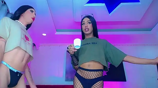 Snapshot of NahomiCamper chatting on November 14, 2025, 2:59 am NahomiCamper online show from November 14, 2025, 2:59 am