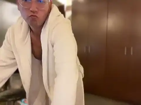 alanan881 online show from March 2, 2025, 9:32 am