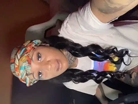 CrownedNyaries online show from February 27, 2025, 12:56 pm