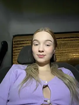 Snapshot of Baby_Tiny chatting on January 5, 2025, 4:59 pm Baby Tiny online show from January 5, 2025, 4:59 pm
