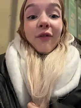 Snapshot of Baby_Tiny chatting on February 1, 2025, 4:22 pm Baby Tiny online show from February 1, 2025, 4:22 pm
