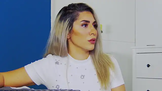 Snapshot of CelineMeyerr chatting on October 31, 2025, 6:21 am CelineMeyerr online show from October 31, 2025, 6:21 am