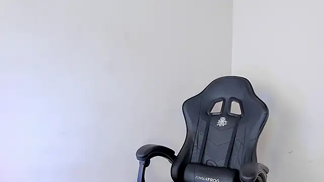 Snapshot of emma_980 chatting on January 30, 2025, 2:58 pm emma 980 online show from January 30, 2025, 2:58 pm