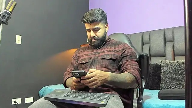 Lyon vach online show from March 12, 2026, 2:06 am