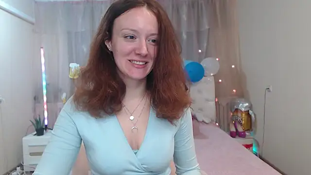 Snapshot of BarbaraStily chatting on October 3, 2025, 7:32 am BarbaraStily online show from October 3, 2025, 7:32 am