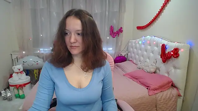 Snapshot of BarbaraStily chatting on March 13, 2025, 8:37 am BarbaraStily online show from March 13, 2025, 8:37 am