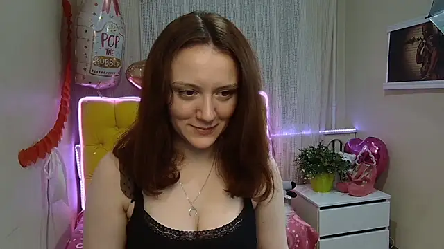 Snapshot of BarbaraStily chatting on March 22, 2025, 11:42 am BarbaraStily online show from March 22, 2025, 11:42 am