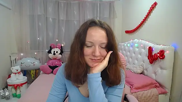 Snapshot of BarbaraStily chatting on March 13, 2025, 5:50 pm BarbaraStily online show from March 13, 2025, 5:50 pm