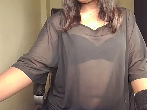 Snapshot of Black-Pearll chatting on November 4, 2025, 5:39 pm Black-Pearll online show from November 4, 2025, 5:39 pm