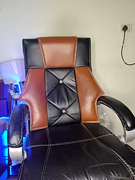 Snapshot of Black-Pearll chatting on March 21, 2025, 3:35 pm Black-Pearll online show from March 21, 2025, 3:35 pm