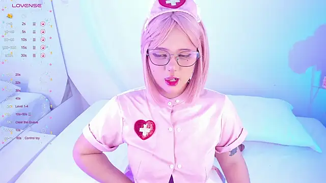 NanaOsaky online show from October 9, 2025, 12:06 pm