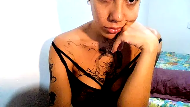 Submersidollx online show from April 15, 2026, 1:48 pm