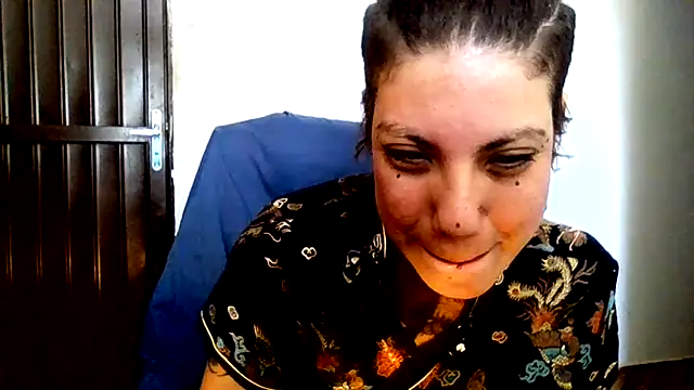 Submersidollx online show from April 21, 2026, 2:01 pm