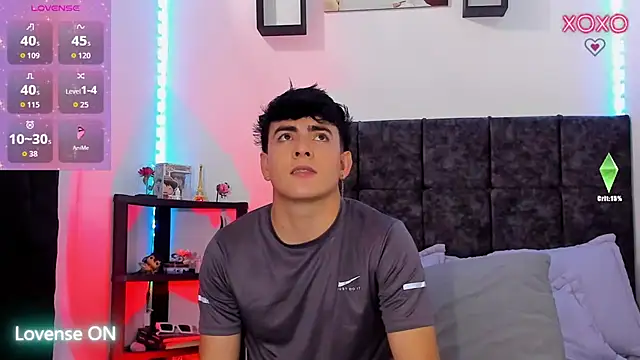 nolan twink1 online show from February 18, 2026, 5:53 pm