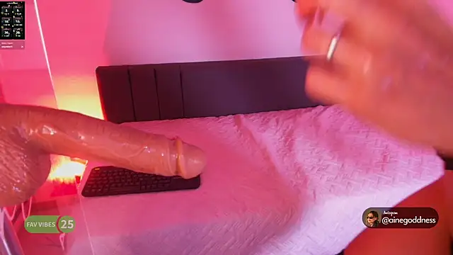 Snapshot of tatiana_monroe chatting on September 13, 2025, 1:55 pm tatiana monroe online show from September 13, 2025, 1:55 pm