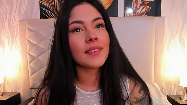 Snapshot of Mia_Elowen chatting on February 9, 2025, 11:04 pm Mia Elowen online show from February 9, 2025, 11:04 pm