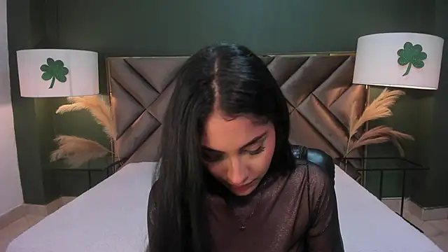 Snapshot of Mia_Elowen chatting on March 15, 2025, 10:44 pm Mia Elowen online show from March 15, 2025, 10:44 pm