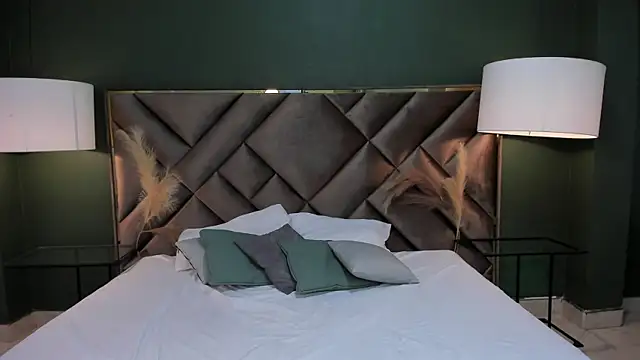 Snapshot of Mia_Elowen chatting on March 10, 2025, 10:34 pm Mia Elowen online show from March 10, 2025, 10:34 pm