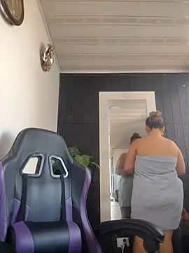 LaurenWelly  online show from March 14, 2026, 9:10 pm