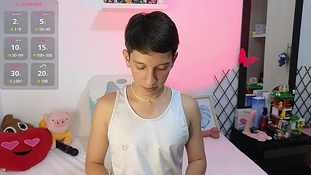 milky  boy  online show from November 9, 2025, 4:27 am