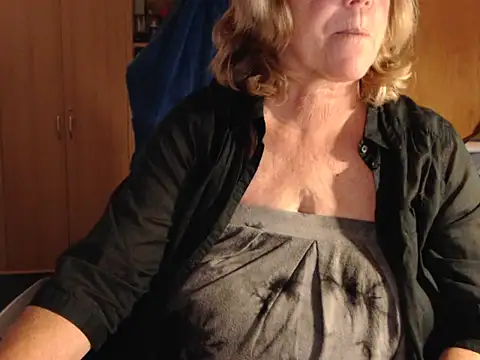 Snapshot of _sunshine__ chatting on October 2, 2025, 6:33 pm sunshine online show from October 2, 2025, 6:33 pm