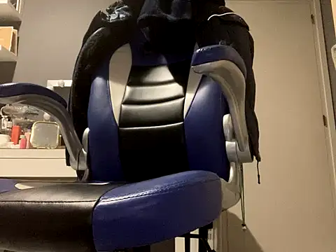 oscaar mb22 online show from November 10, 2025, 9:03 am