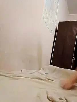 Snapshot of Rowena_Vonnie chatting on November 15, 2025, 2:37 am Rowena Vonnie online show from November 15, 2025, 2:37 am