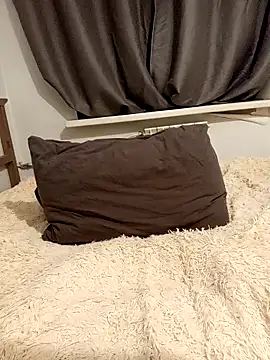 Snapshot of Rowena_Vonnie chatting on March 9, 2025, 11:14 pm Rowena Vonnie online show from March 9, 2025, 11:14 pm