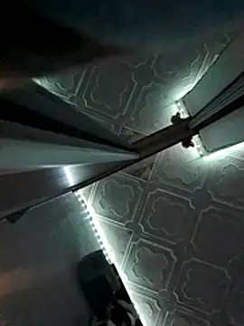 Snapshot of Rowena_Vonnie chatting on December 5, 2025, 5:39 am Rowena Vonnie online show from December 5, 2025, 5:39 am