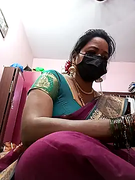 Snapshot of Tamil_sreelekha chatting on February 9, 2025, 4:29 pm Tamil sreelekha online show from February 9, 2025, 4:29 pm