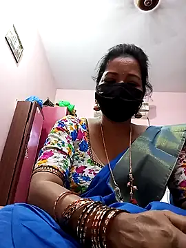 Snapshot of Tamil_sreelekha chatting on January 26, 2025, 12:11 pm Tamil sreelekha online show from January 26, 2025, 12:11 pm