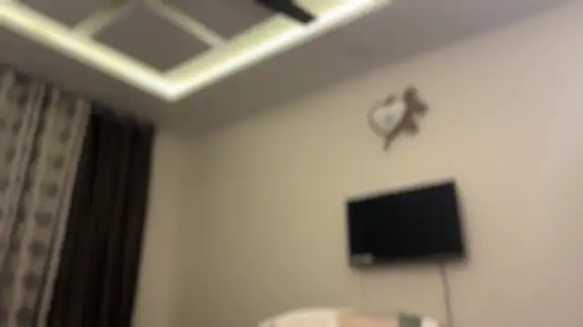 Hotty-Sana online show from December 17, 2025, 4:23 pm