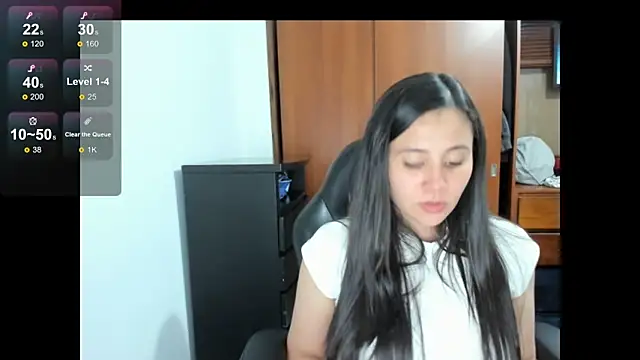 Snapshot of saira__ chatting on December 4, 2024, 2:58 am saira online show from December 4, 2024, 2:58 am