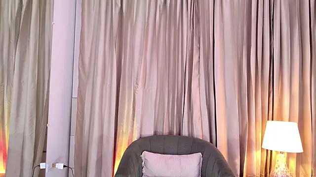 candyy bella online show from February 24, 2026, 12:28 pm