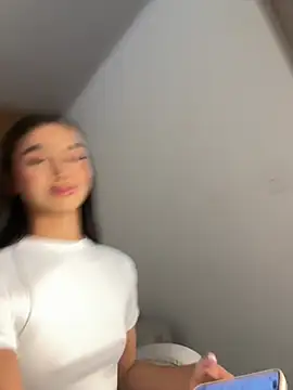 maddy bronw  online show from March 25, 2026, 9:46 pm