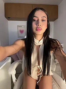 Snapshot of maddy_bronw_ chatting on July 21, 2026, 11:17 pm maddy bronw online show from July 21, 2026, 11:17 pm