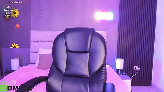 Cristal  adams online show from November 6, 2025, 12:20 pm