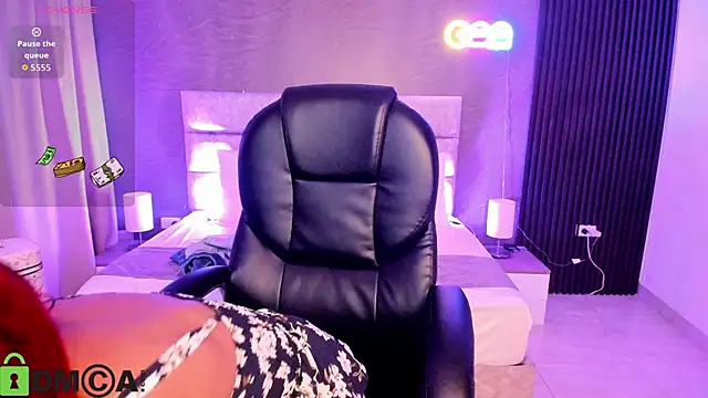 Cristal  adams online show from October 7, 2025, 12:39 pm