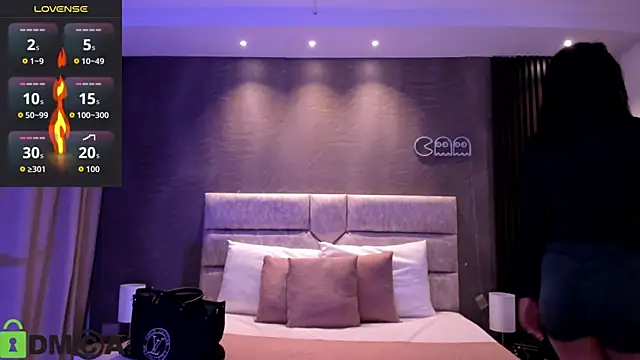 Cristal  adams online show from October 20, 2025, 12:27 pm