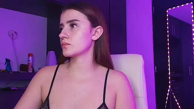 TinaJonnes  online show from April 20, 2026, 6:16 am