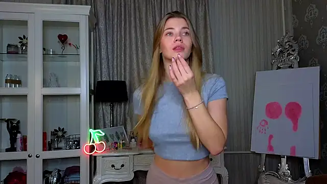 AnneFoxy online show from November 18, 2025, 7:44 am