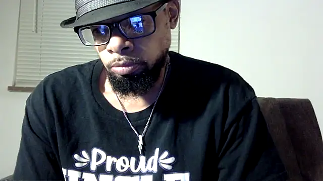 Snapshot of WhiskeyWood_DuhGOD chatting on October 20, 2025, 1:18 am WhiskeyWood DuhGOD online show from October 20, 2025, 1:18 am