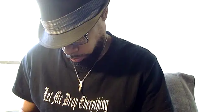 Snapshot of WhiskeyWood_DuhGOD chatting on November 3, 2025, 5:27 pm WhiskeyWood DuhGOD online show from November 3, 2025, 5:27 pm