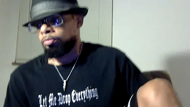 Snapshot of WhiskeyWood_DuhGOD chatting on September 22, 2025, 1:22 am WhiskeyWood DuhGOD online show from September 22, 2025, 1:22 am